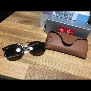 BRAND NEW NEVER WORN RayBan RB4285 55 Sunglasses